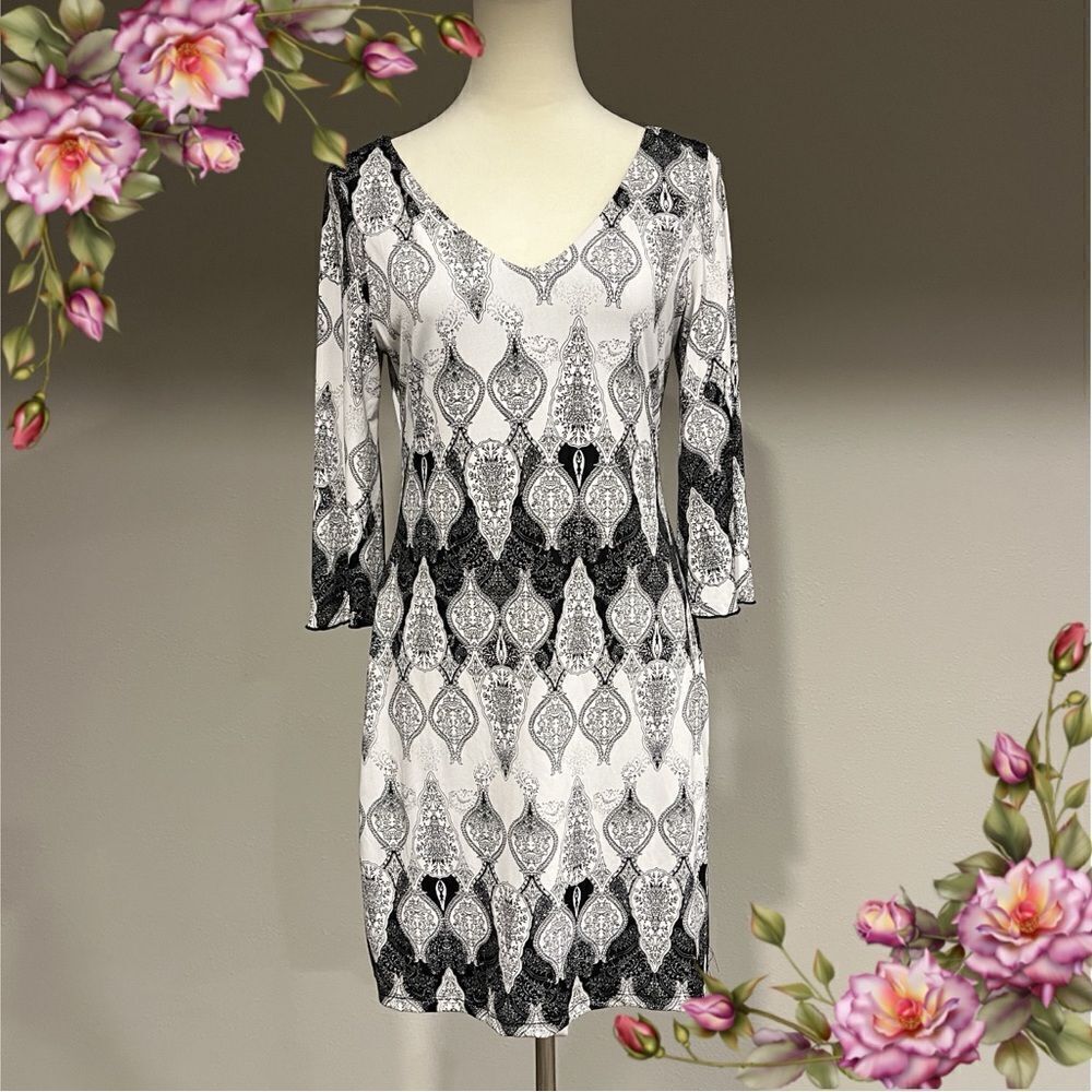 3/4‎ sleeve floral knee length dress